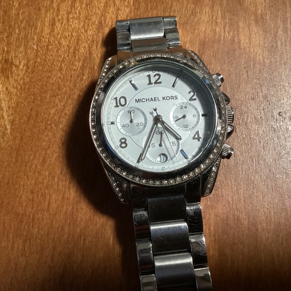 Michael Kors Silver-tone Women’s Watch MK-5165 - Picture 3 of 15